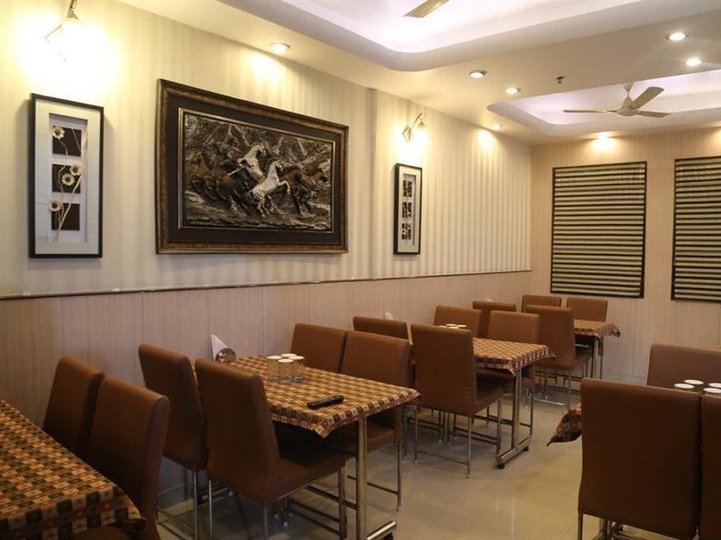 Hotel Aster Inn New Delhi 외부 사진