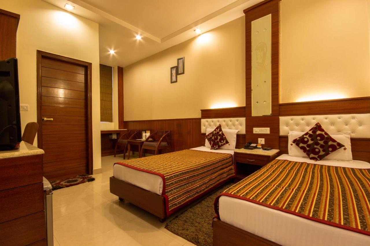 Hotel Aster Inn New Delhi 외부 사진