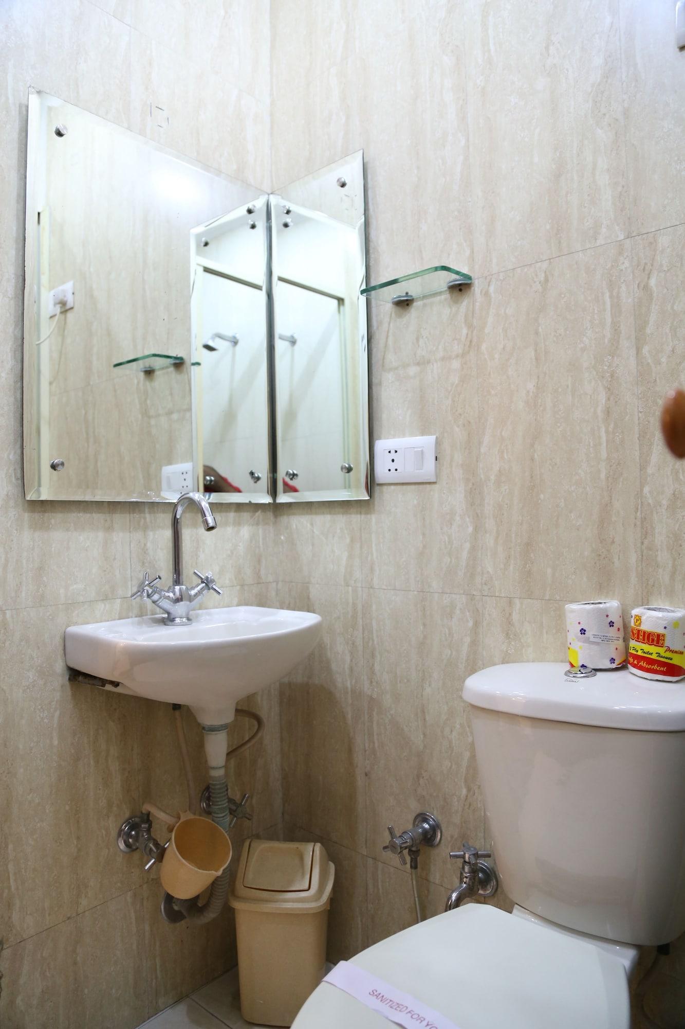 Hotel Aster Inn New Delhi 외부 사진
