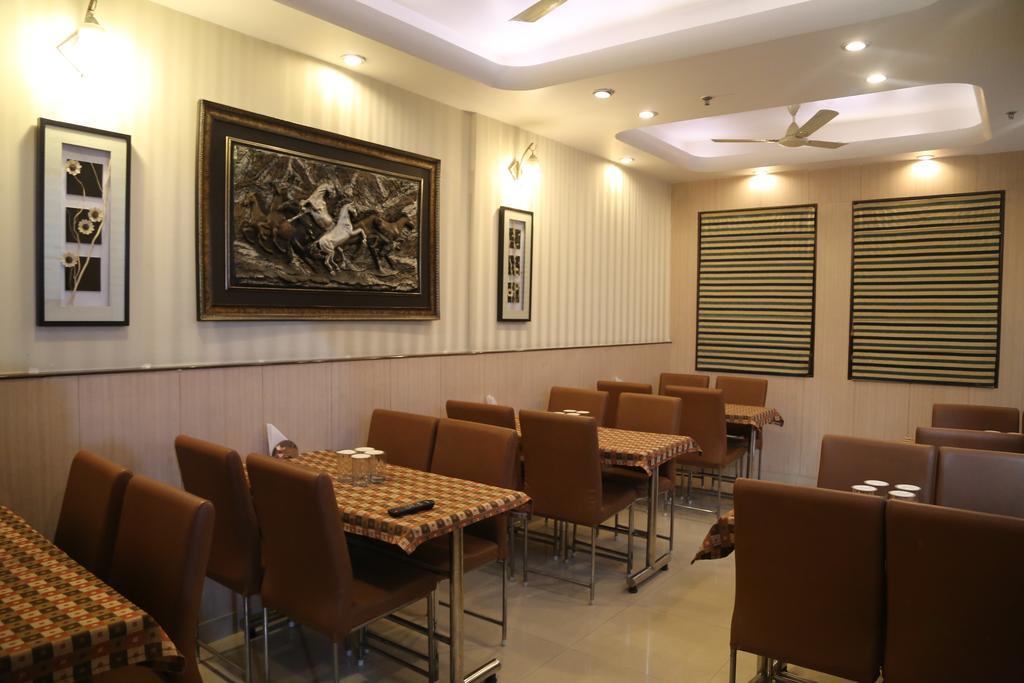 Hotel Aster Inn New Delhi 외부 사진
