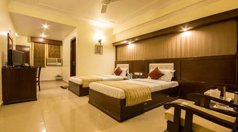 Hotel Aster Inn New Delhi 외부 사진
