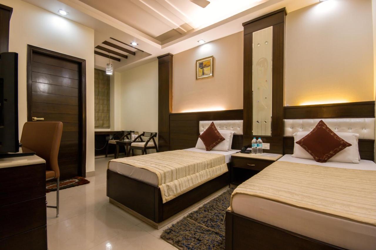Hotel Aster Inn New Delhi 외부 사진